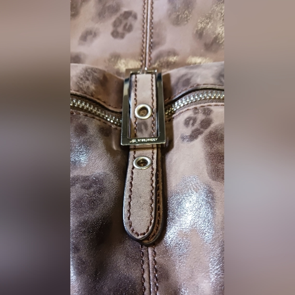 B Makowsky Animal Print Leather Hobo Bag, 12" wide x 13" length - Picture 4 of 16